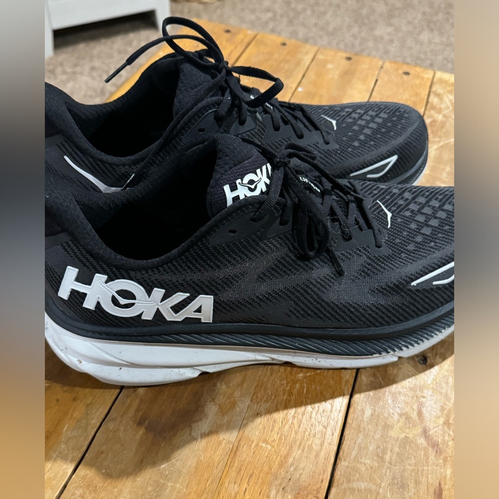 Men’s Hoka, 142E